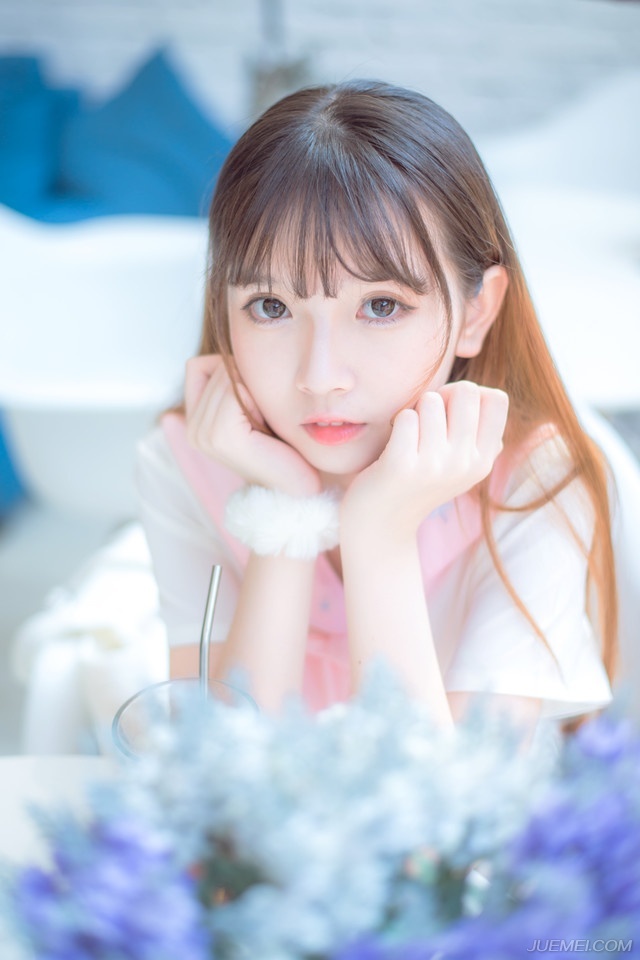 逆境总是有的，人生总要进击。愿你不要屈从于命运的安排，坚韧不拔，锲而不舍!做永远的生活强者!
